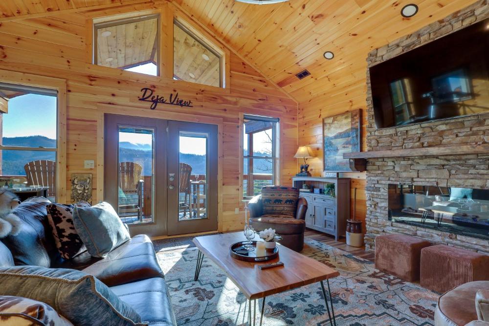 Majestic Mountain Views Sevierville Escape!